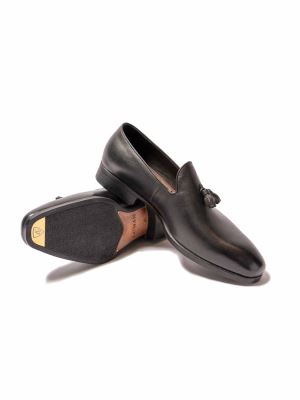 کفش چرم مشکی بدون بند منگوله دار 