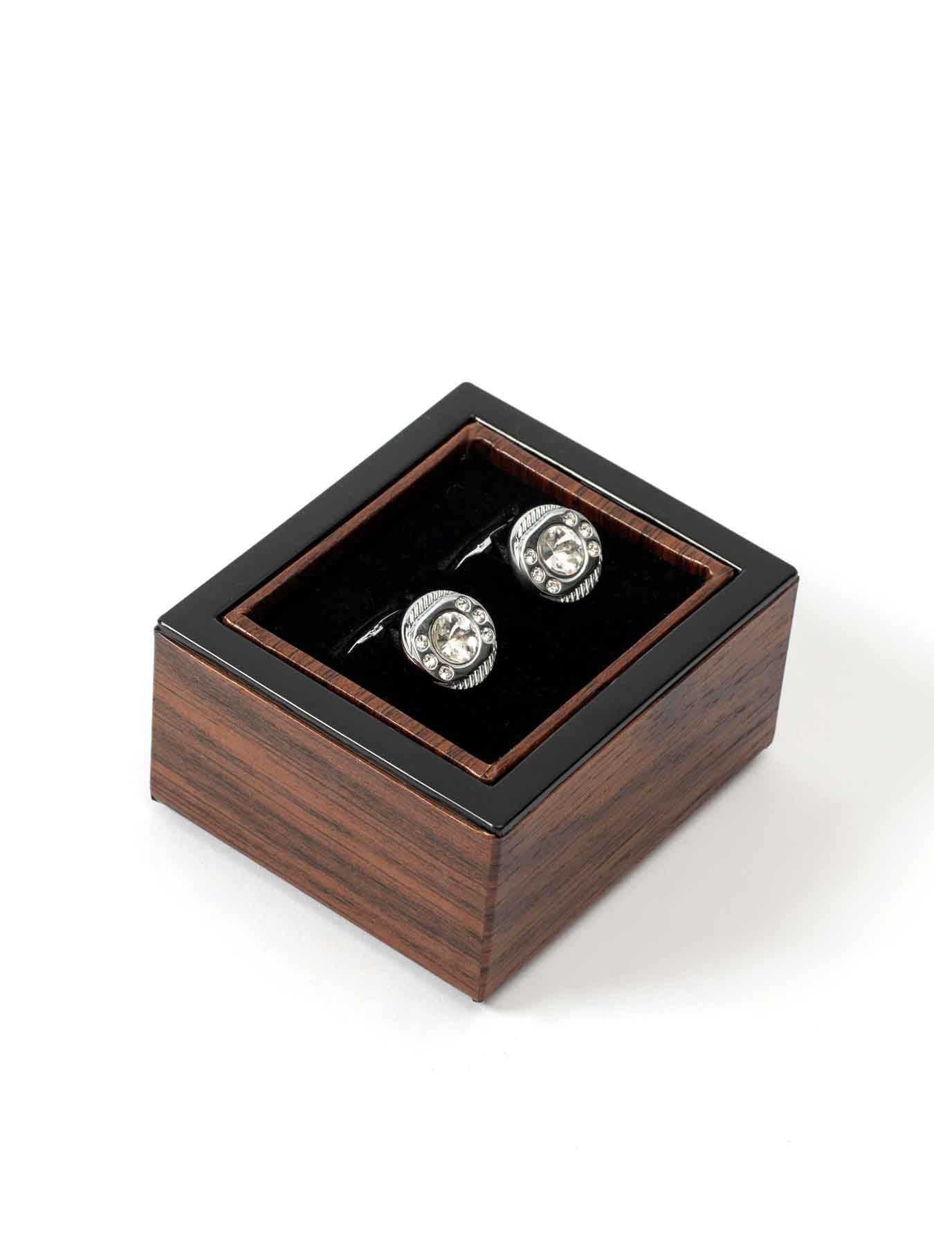 دکمه سردست نگین دار نقره ای 2