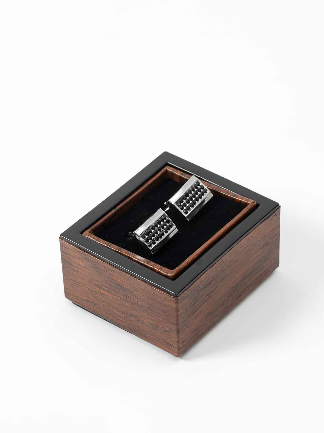 دکمه سردست نگین دار نقره ای مشکی 2