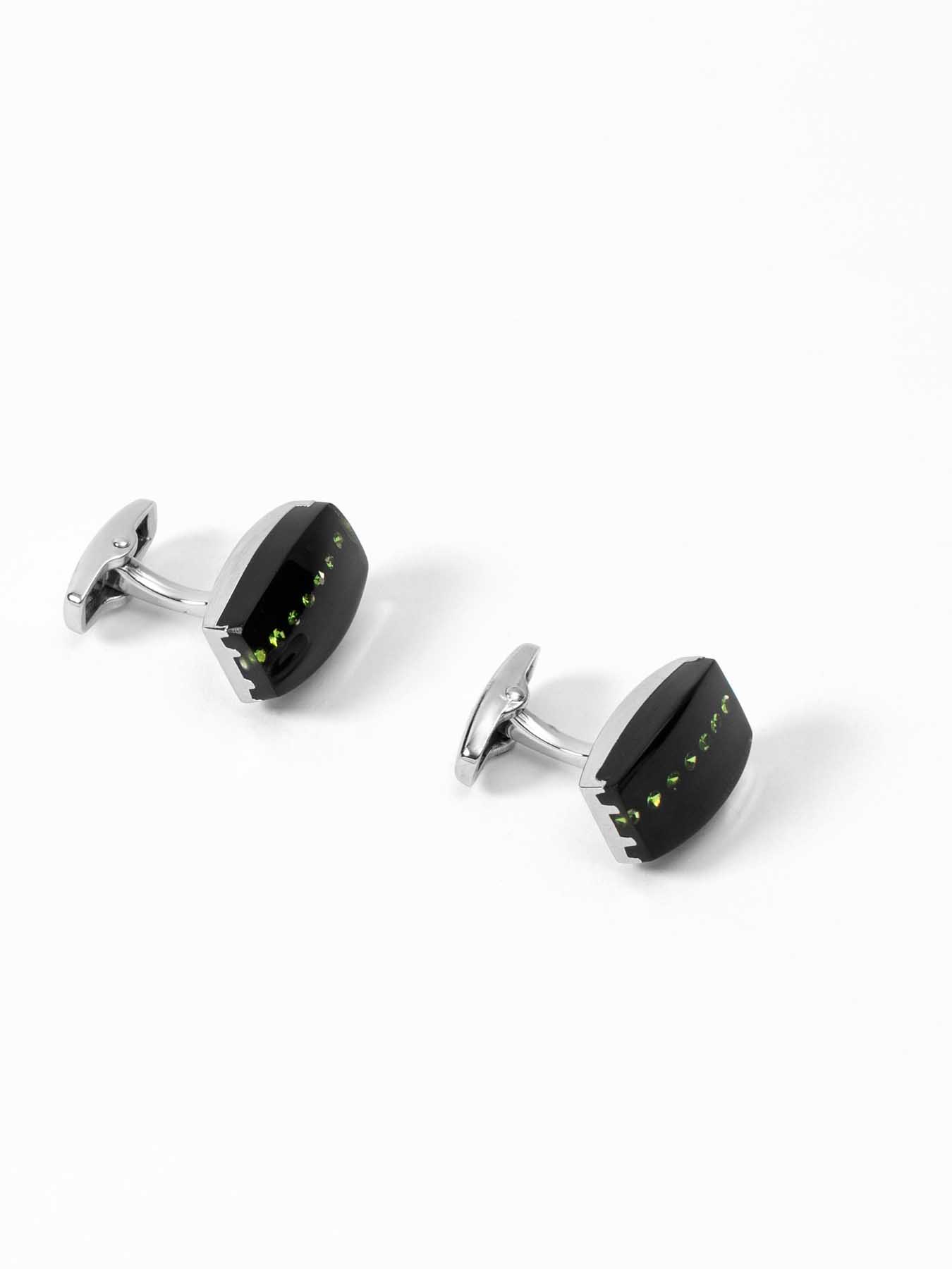 دکمه سردست نگین دار مشکی