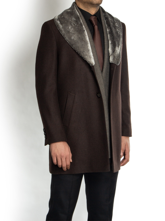 پالتو مردانه قهوه‌ای یقه خزدار ال سی من 209