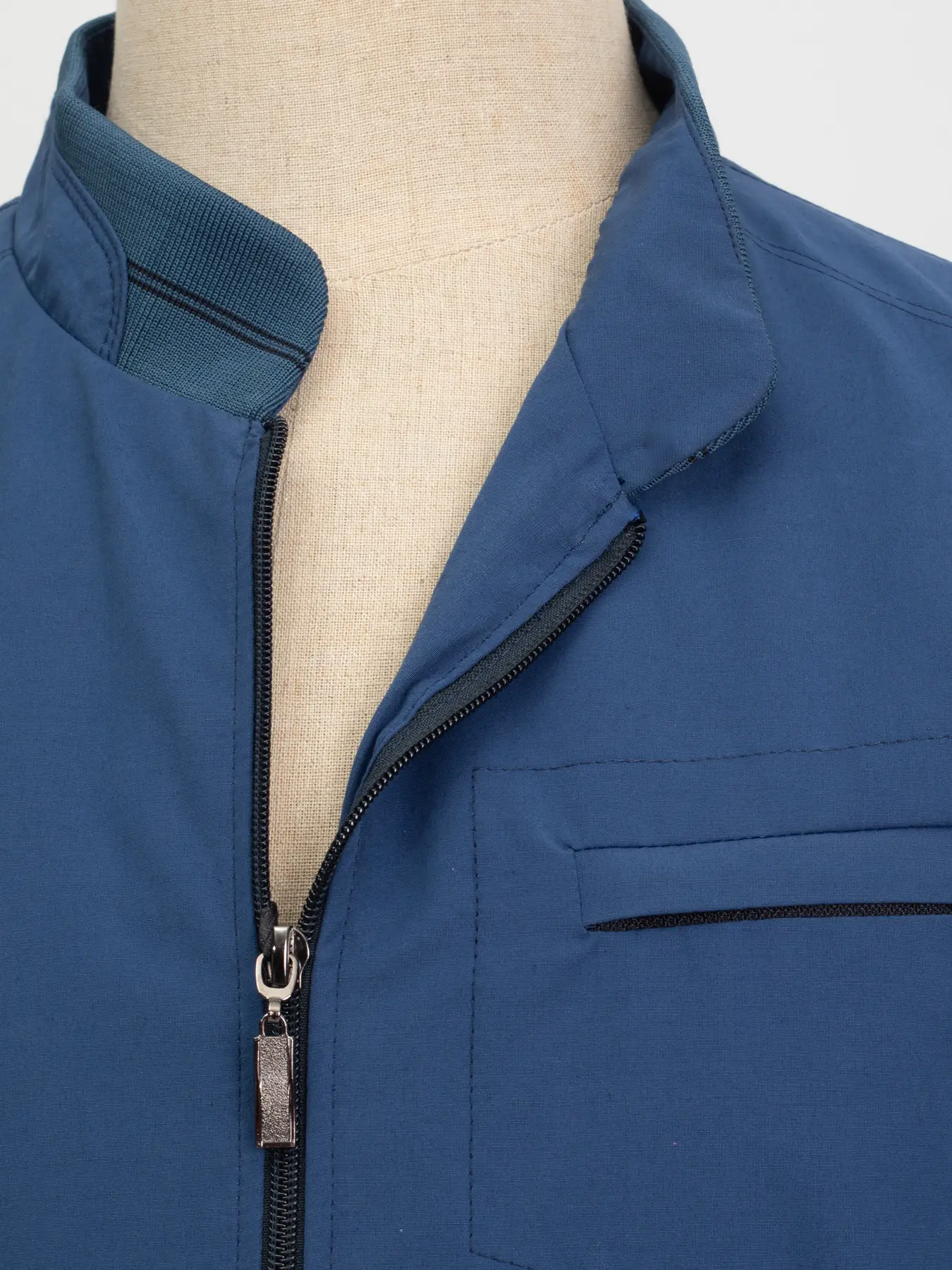 کاپشن آبی ال سی من 78