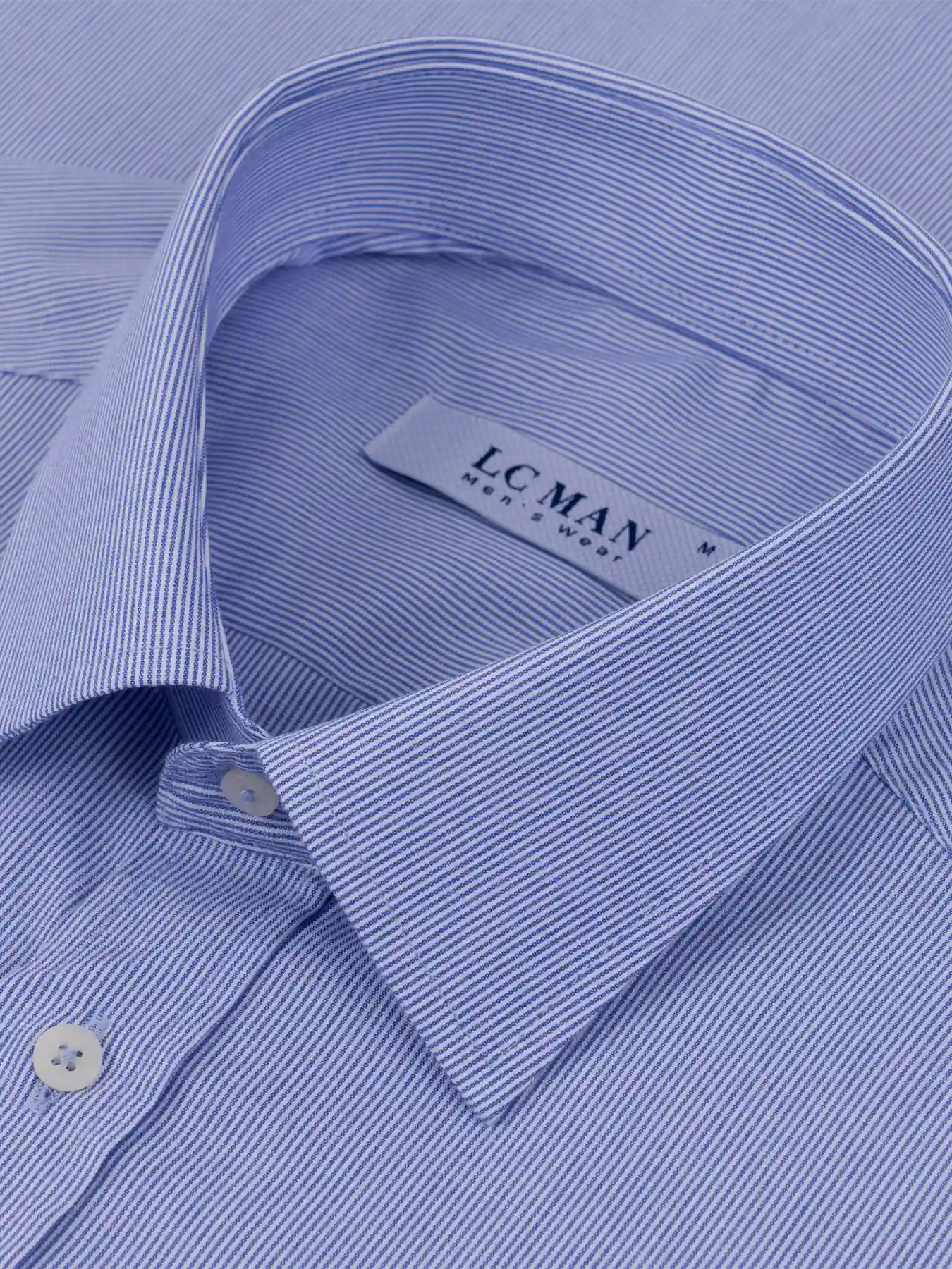 پیراهن آستین بلند مردانه راه راه ریز آبی ال سی من
