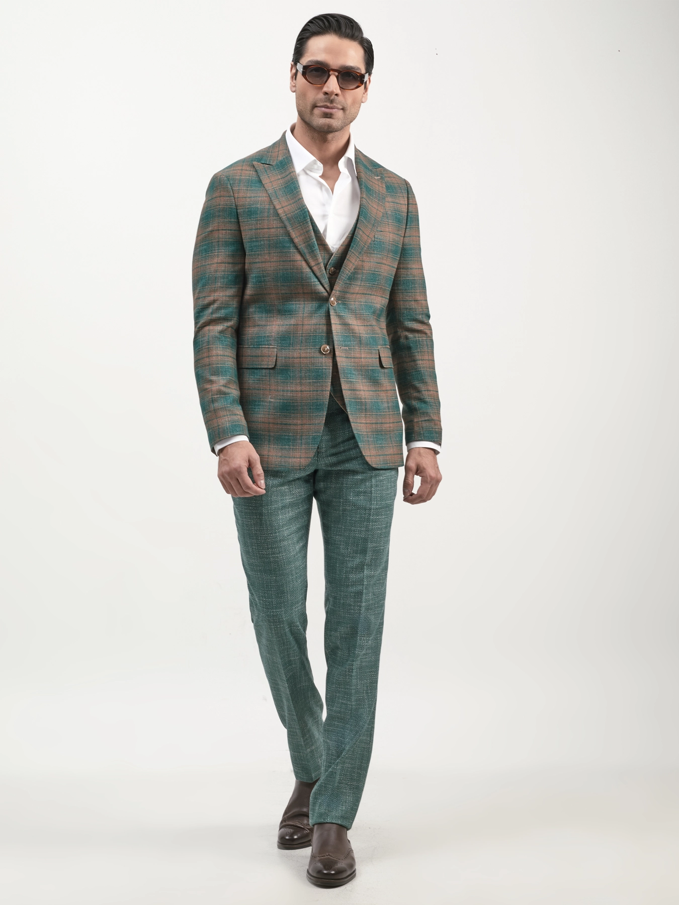 کت و شلوار و ژیله دو رو سبز 72