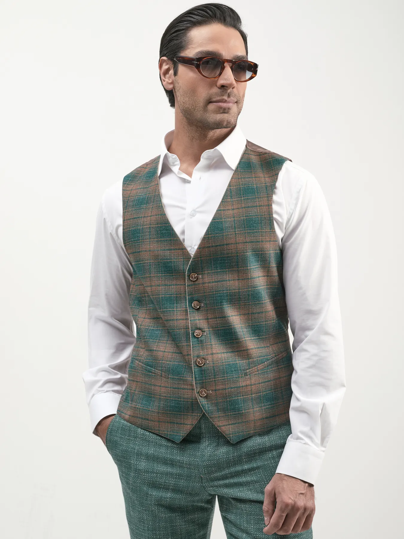 کت و شلوار و ژیله دو رو سبز 72