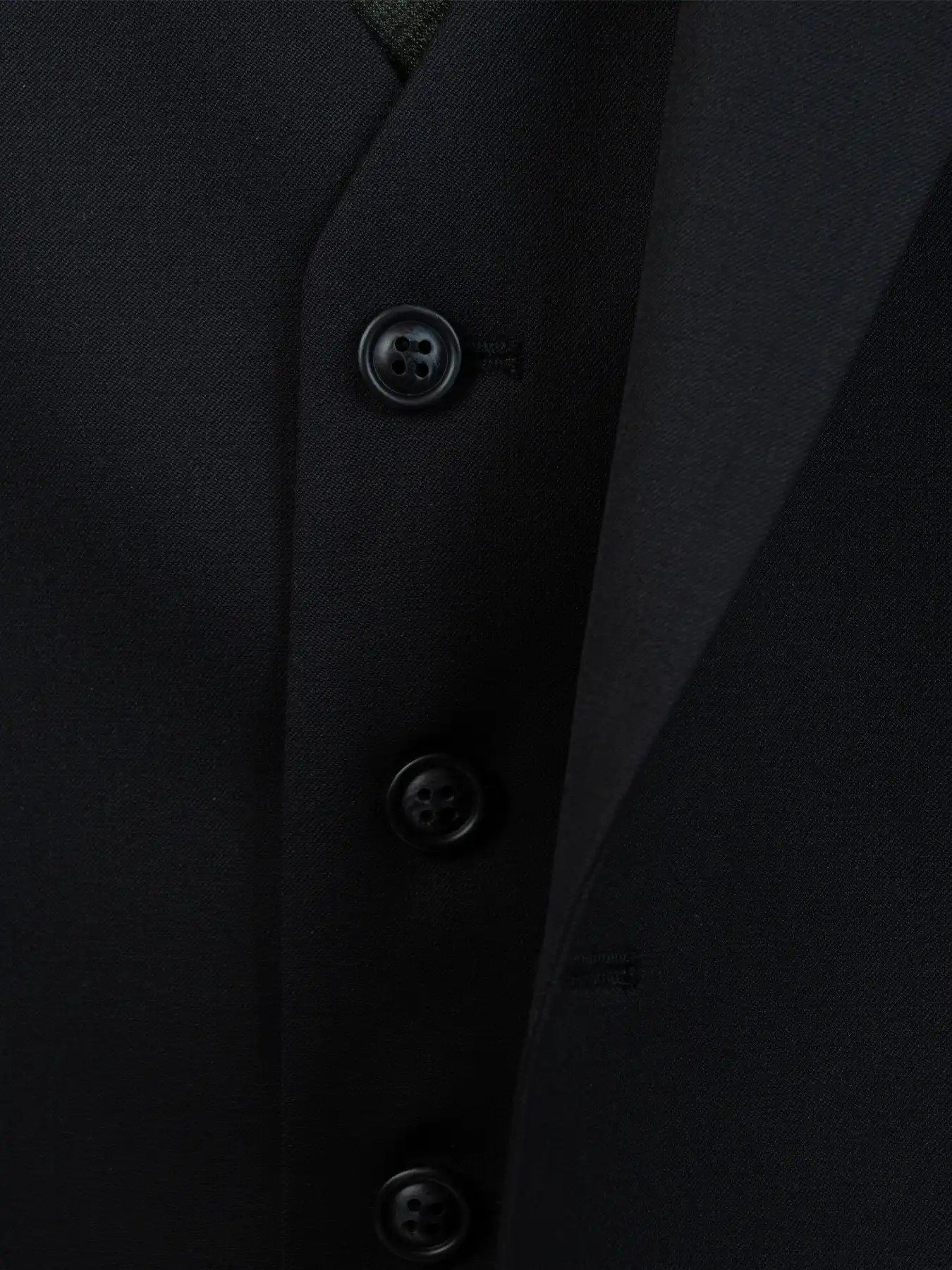 کت و شلوار و ژیله مشکی ال سی من 26