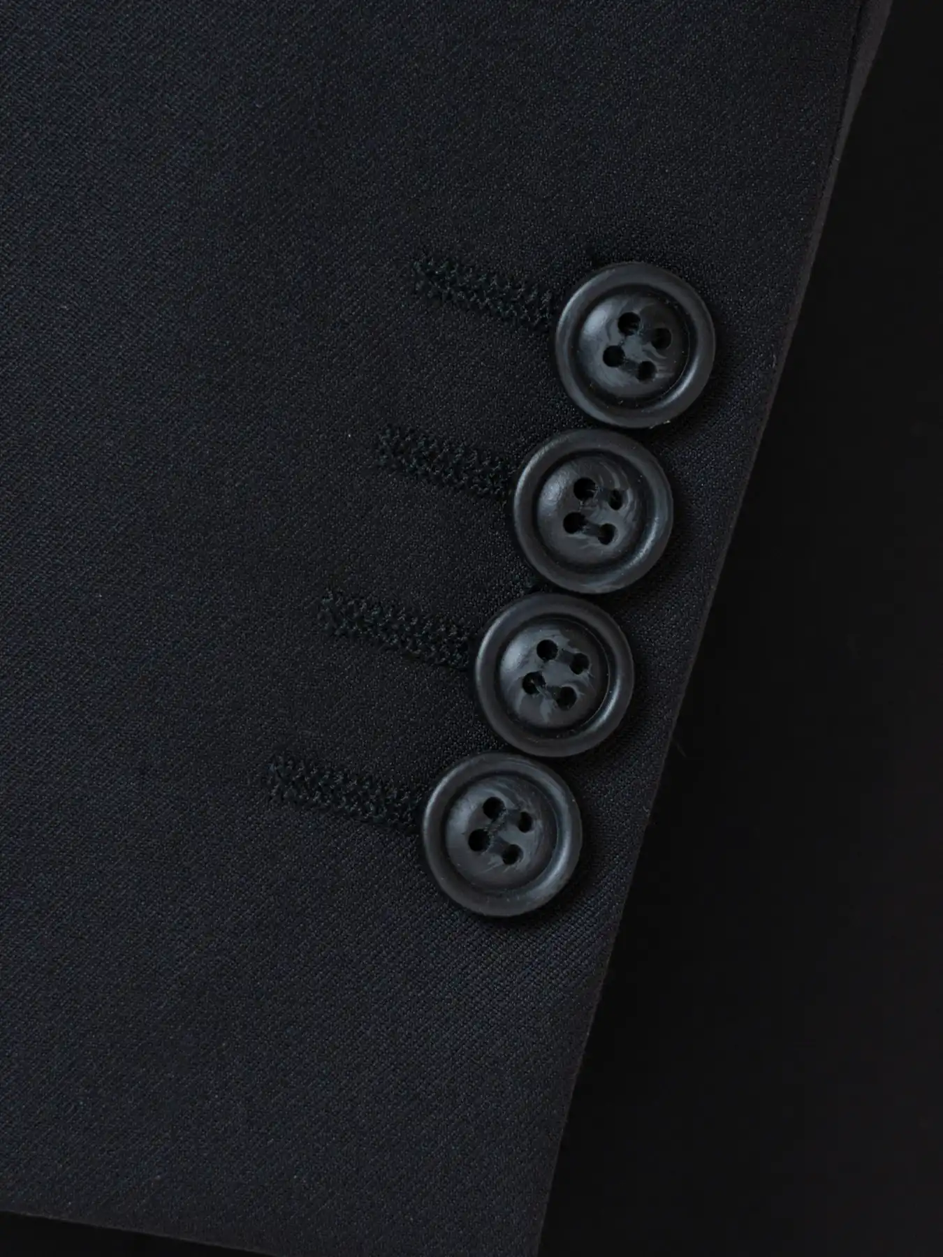 کت و شلوار و ژیله مشکی ال سی من 26