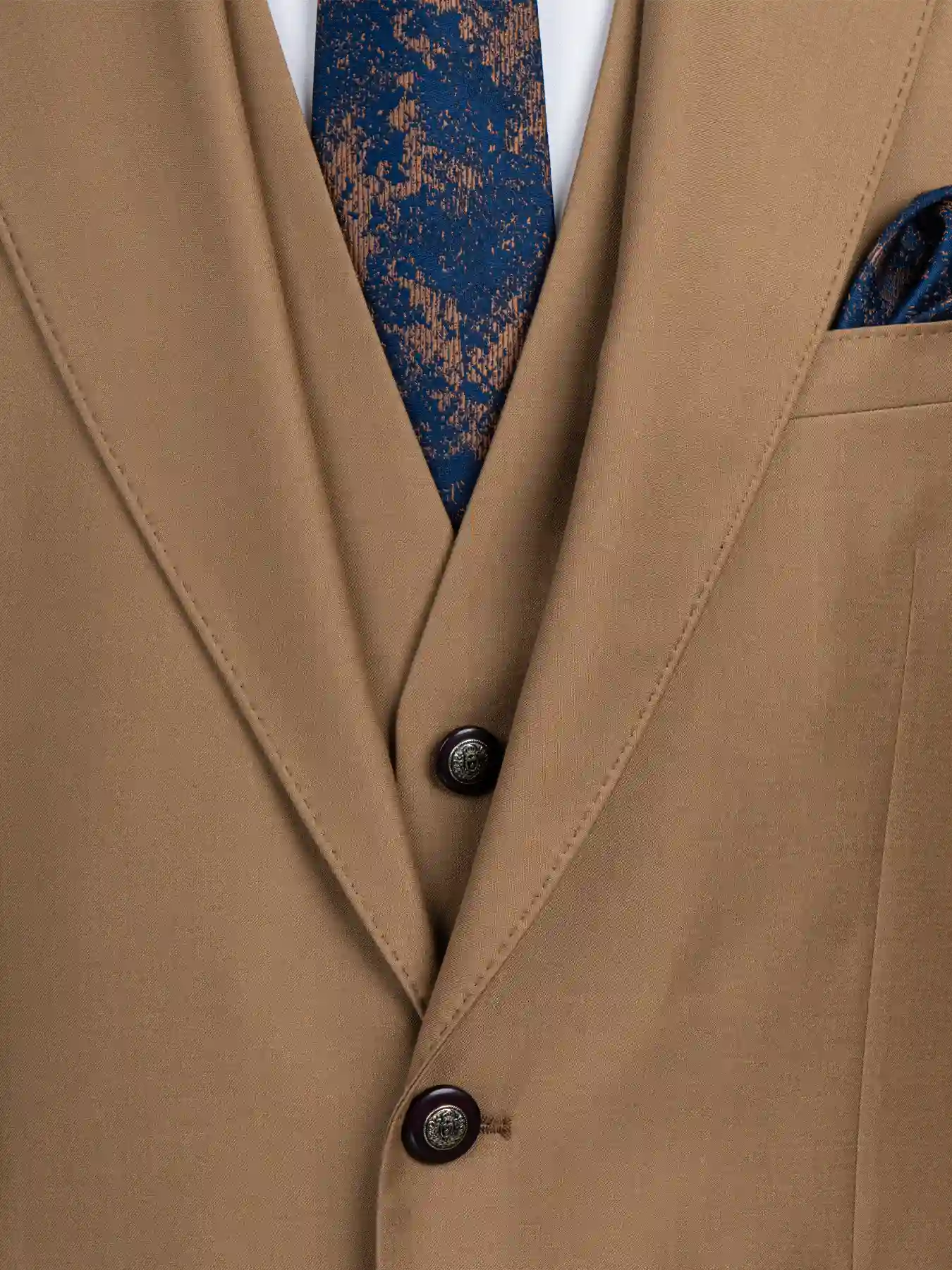 کت و شلوار و ژیله کرم ساده ال سی من 13