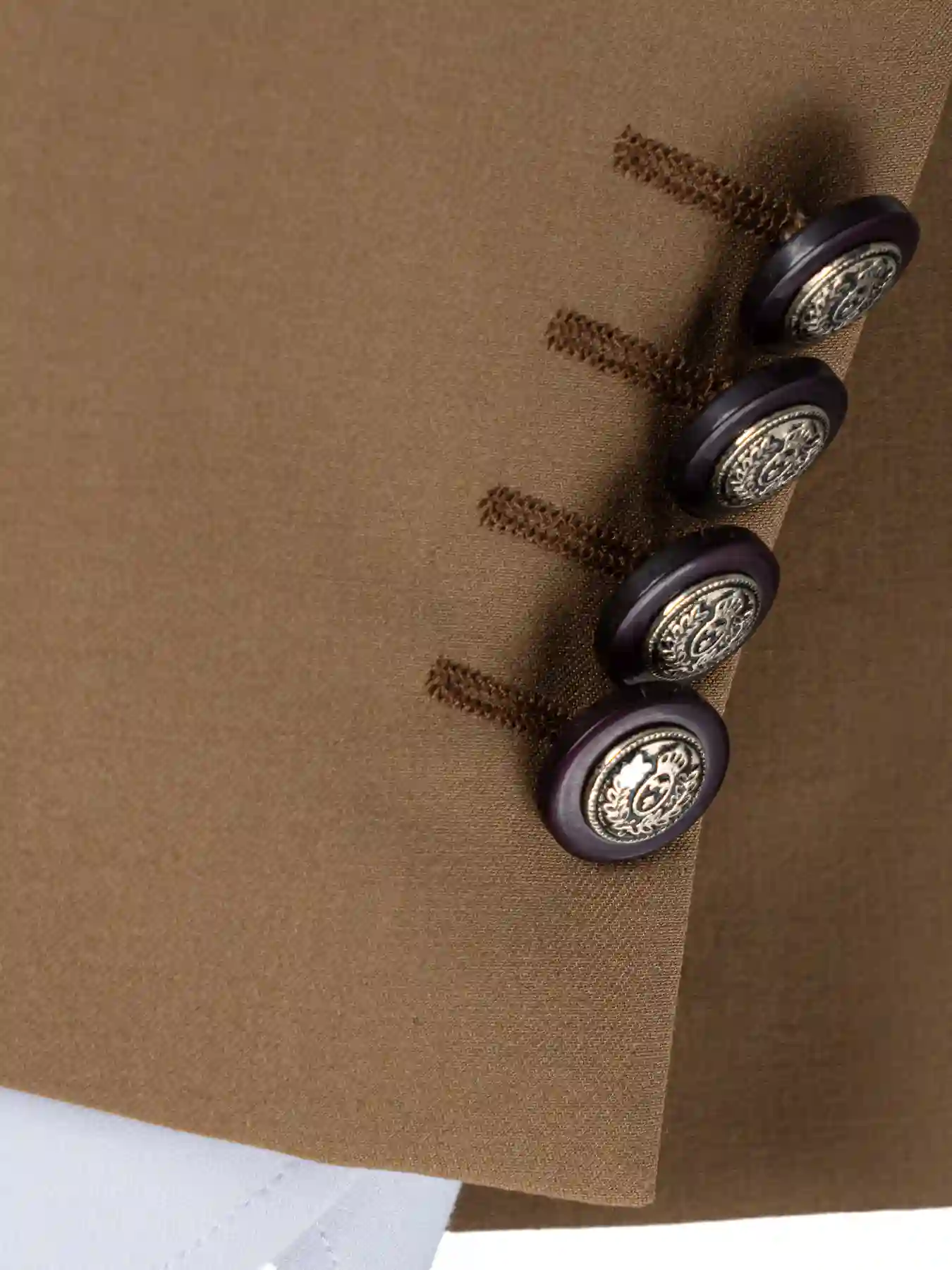 کت و شلوار و ژیله کرم ساده ال سی من 13