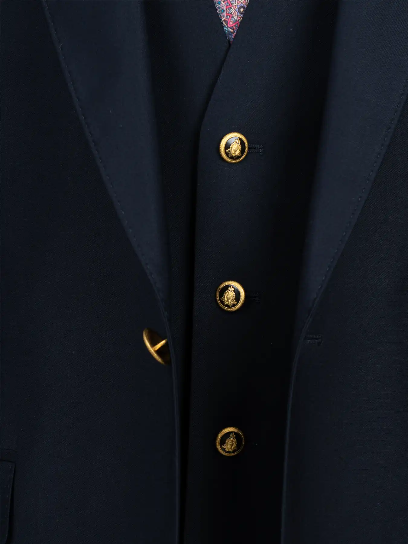 کت و شلوار و ژیله سرمه ایی ال سی من 17