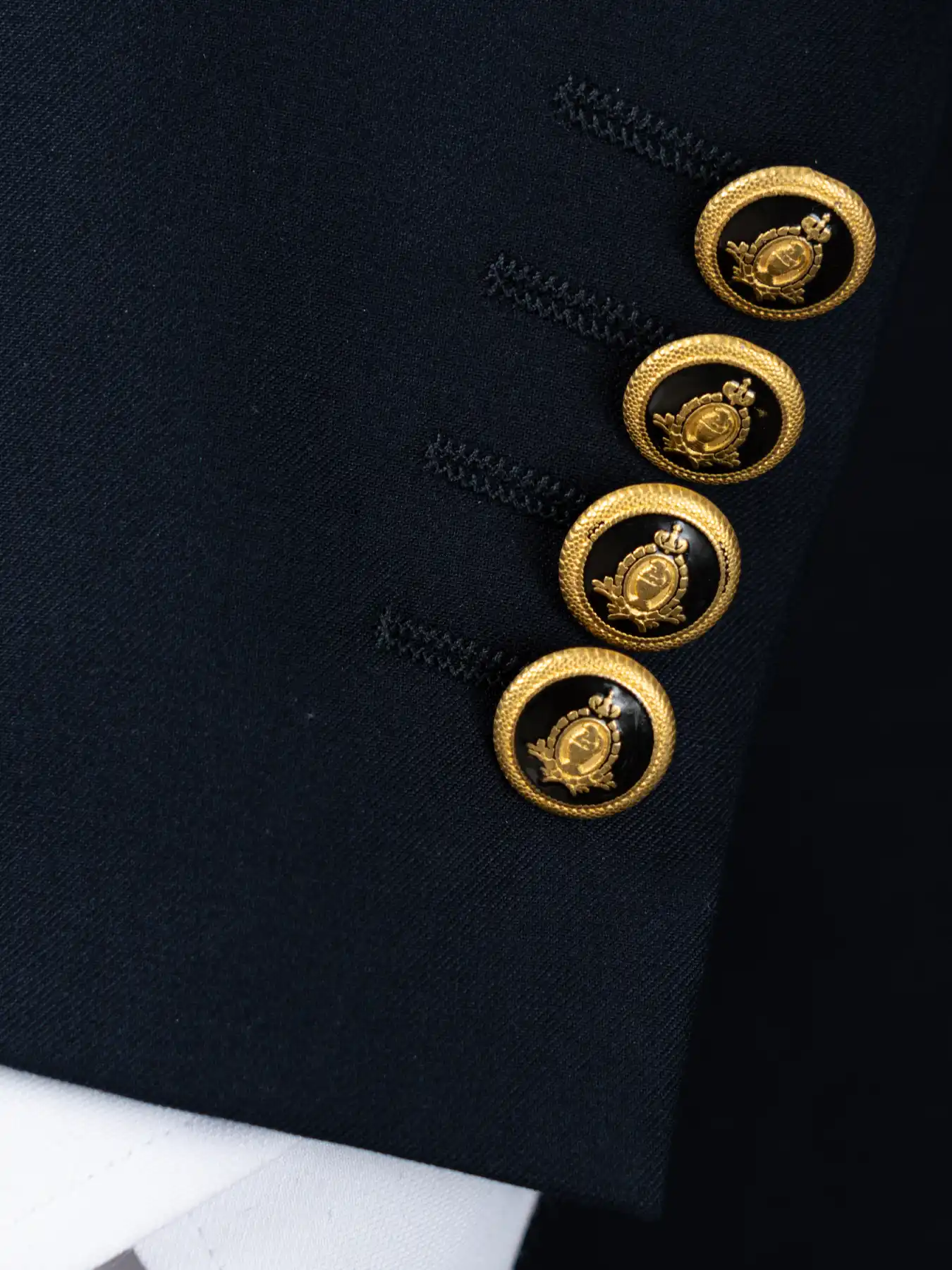 کت و شلوار و ژیله سرمه ایی ال سی من 17