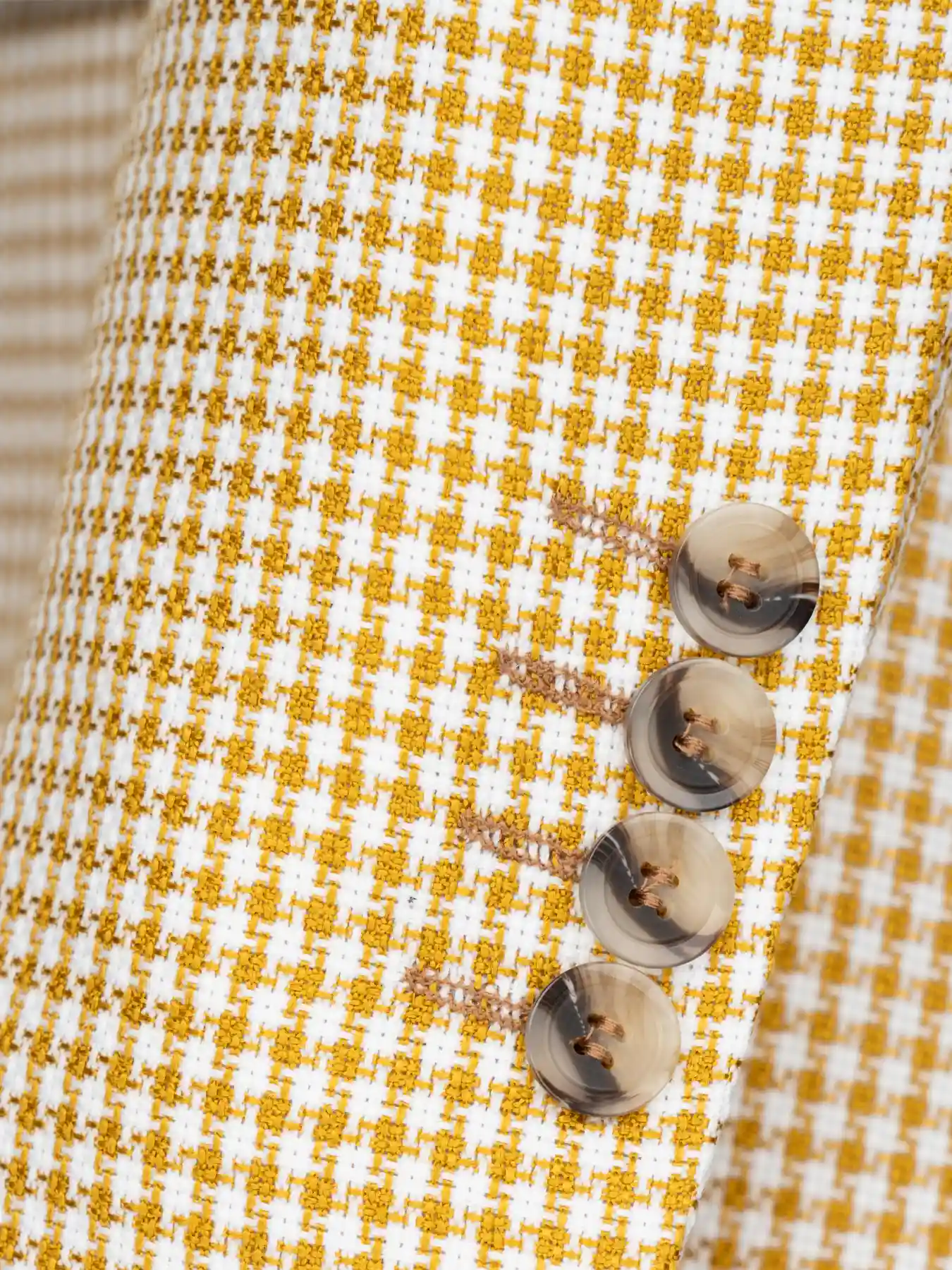 کت تک طرح دار طلایی ال سی من 17