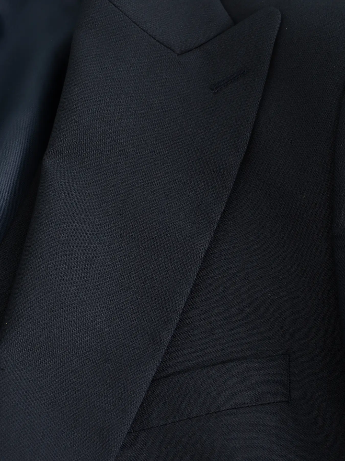 کت و شلوار و ژیله سرمه ای ال سی من 81