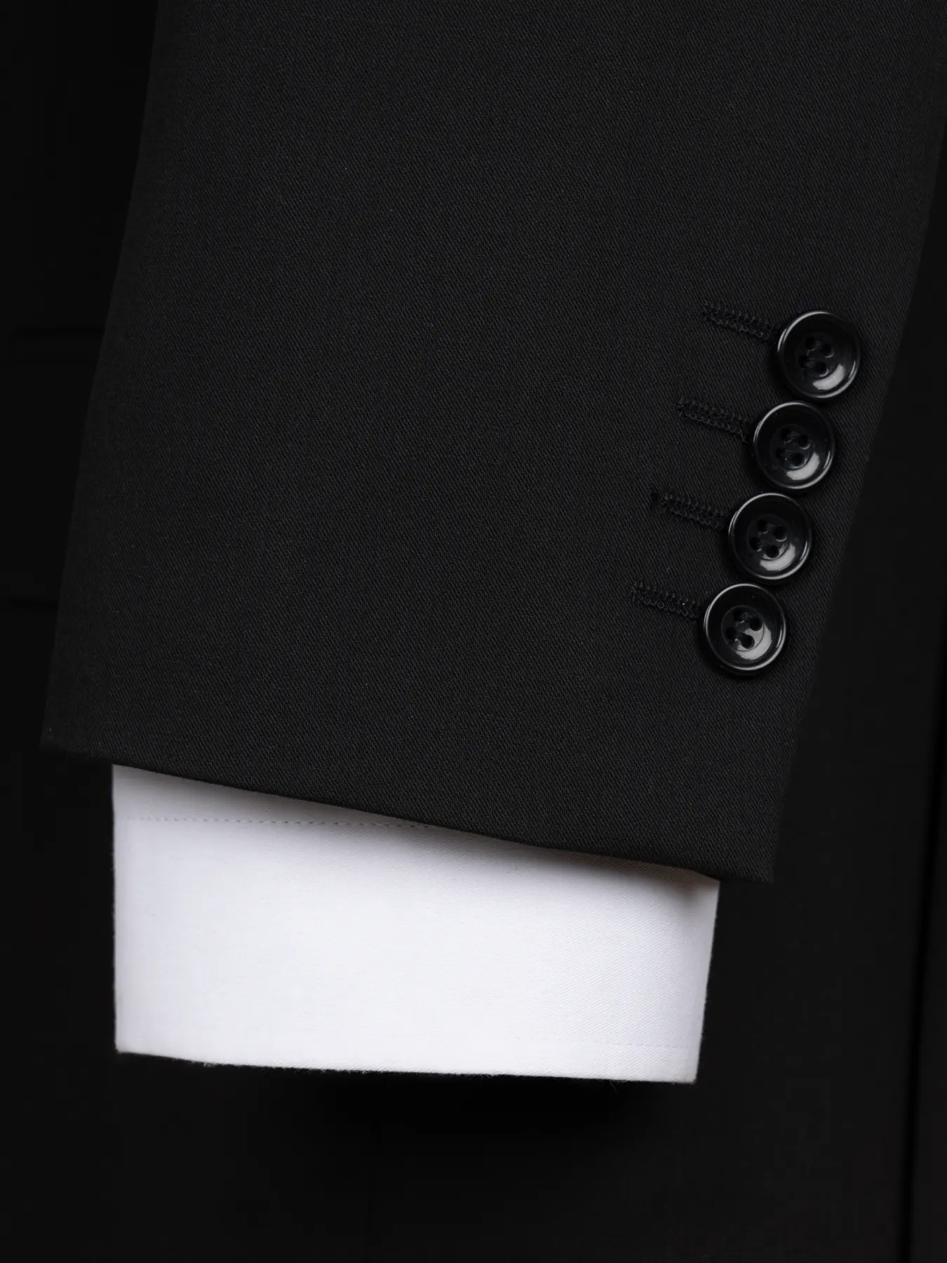 کت و شلوار و ژیله مشکی ال سی من 85