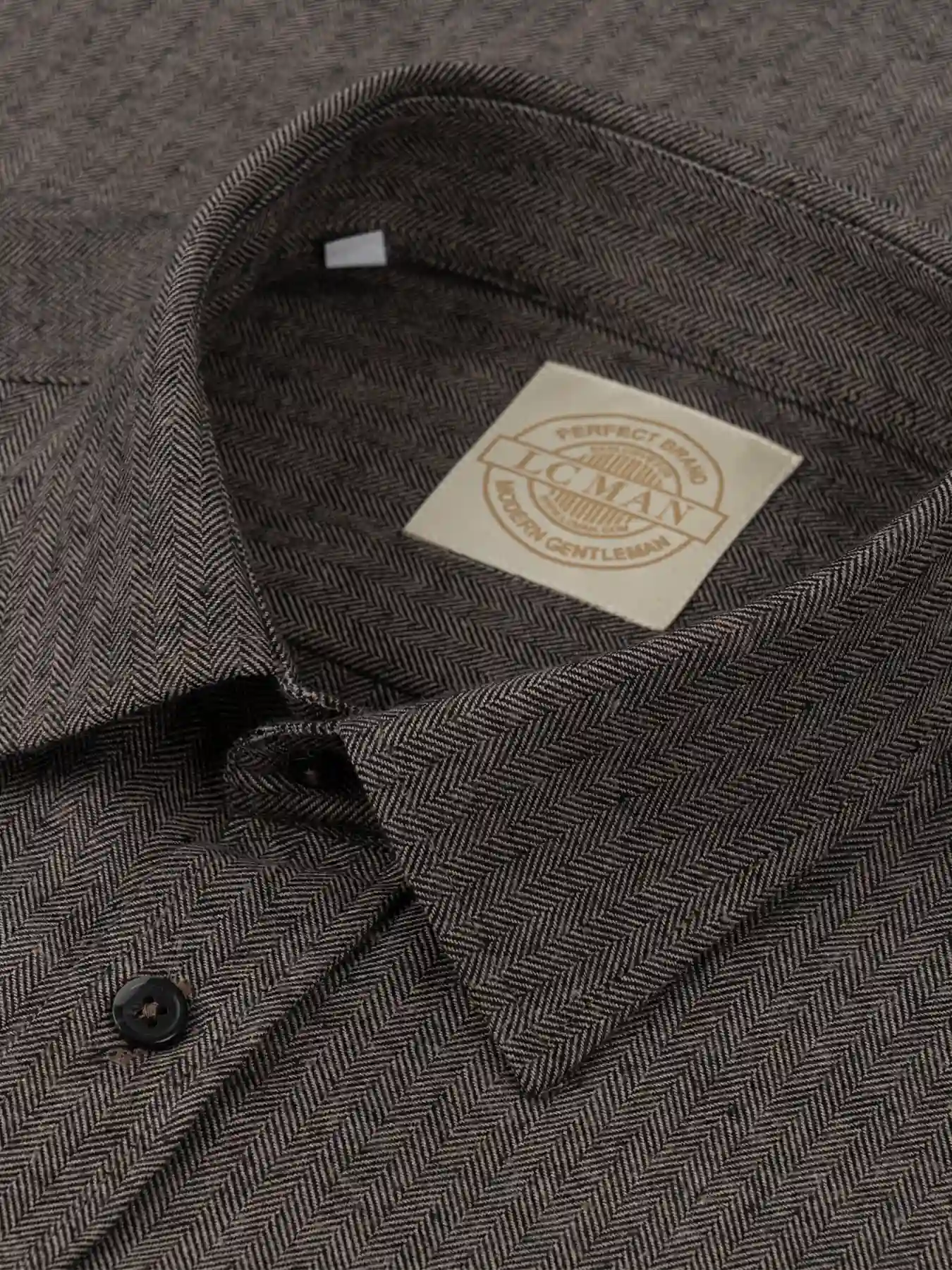 پیراهن طرح دار قهوه ایی آستین بلند ال سی من 17