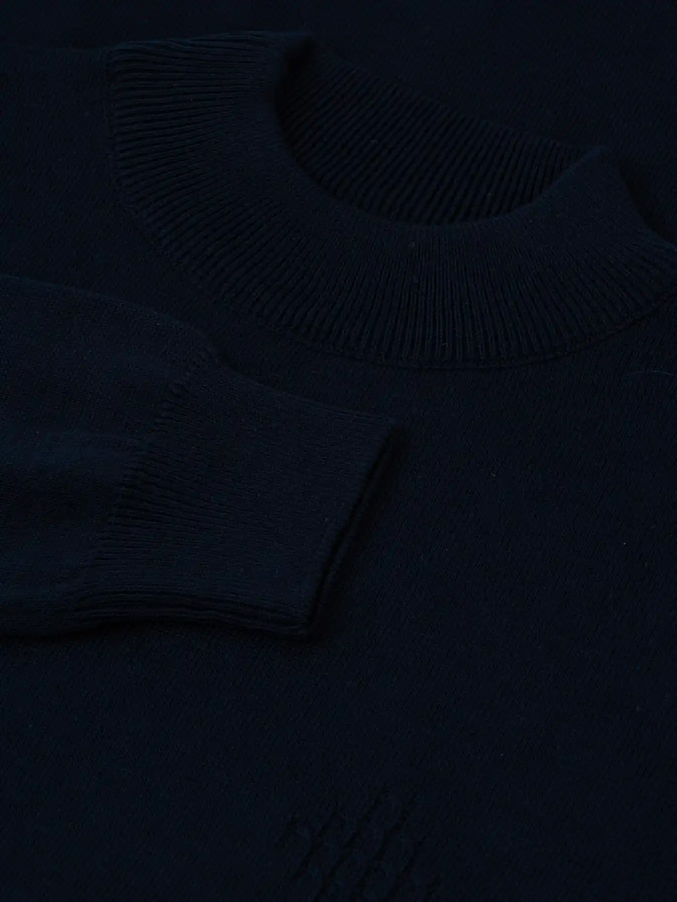 پلیور سرمه ای یقه پنج سانت ساده 