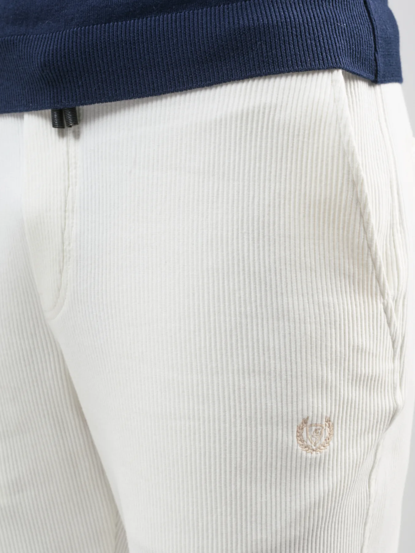 ست سویشرت و شلوار سفید 44