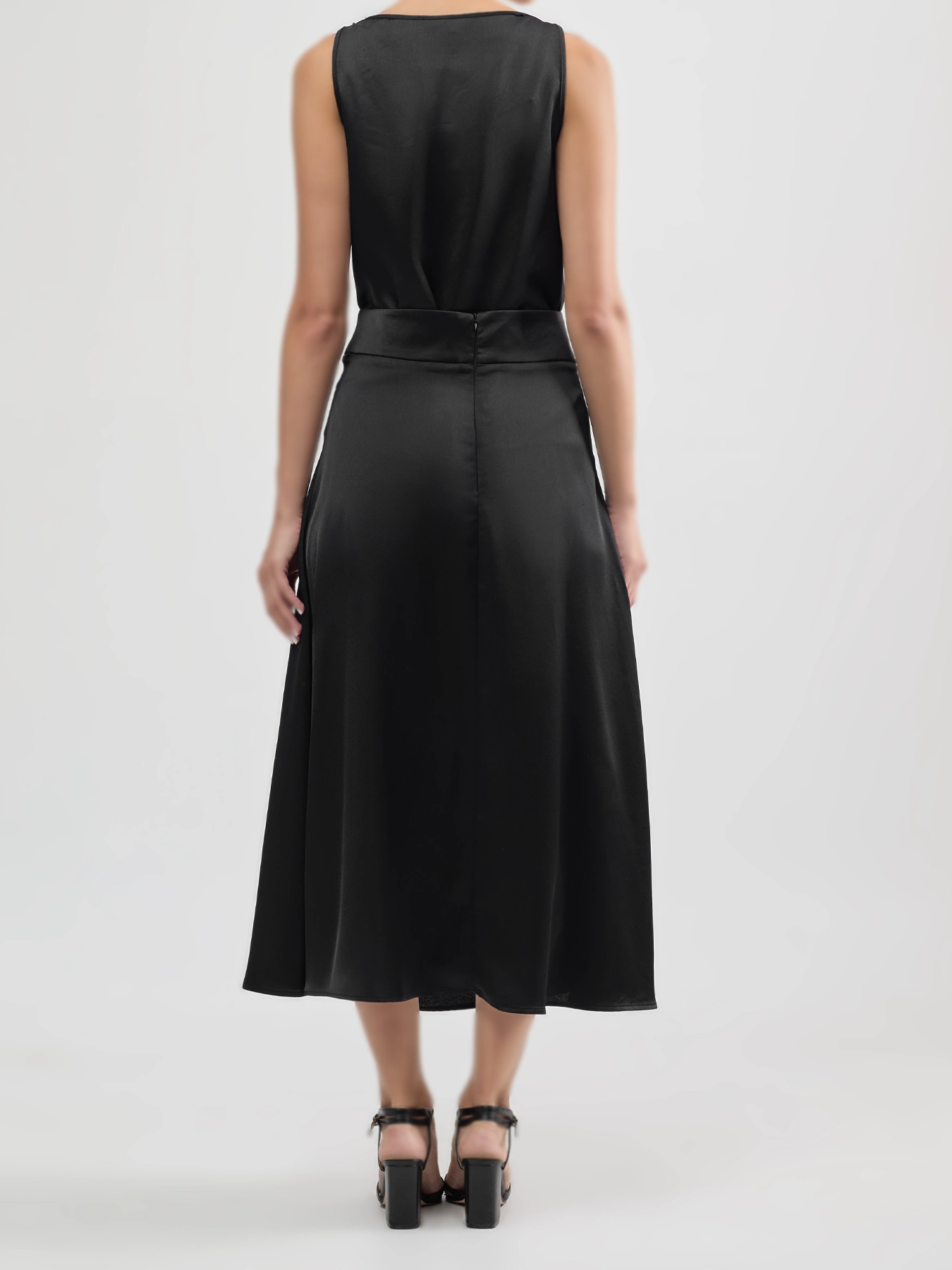 ست تاپ و دامن مشکی
