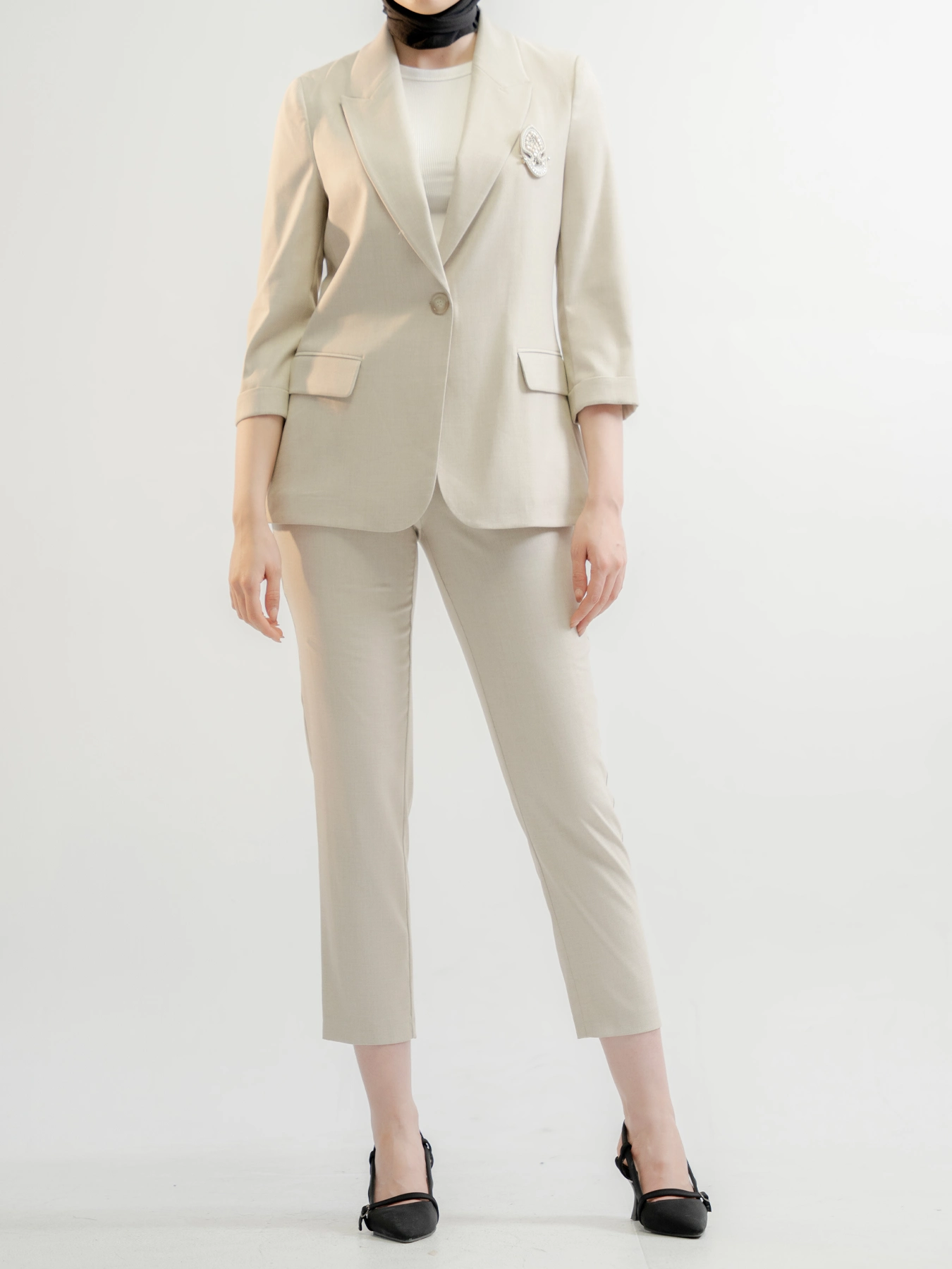 کت شلوار زنانه یقه بلیزر تک دکمه کرم