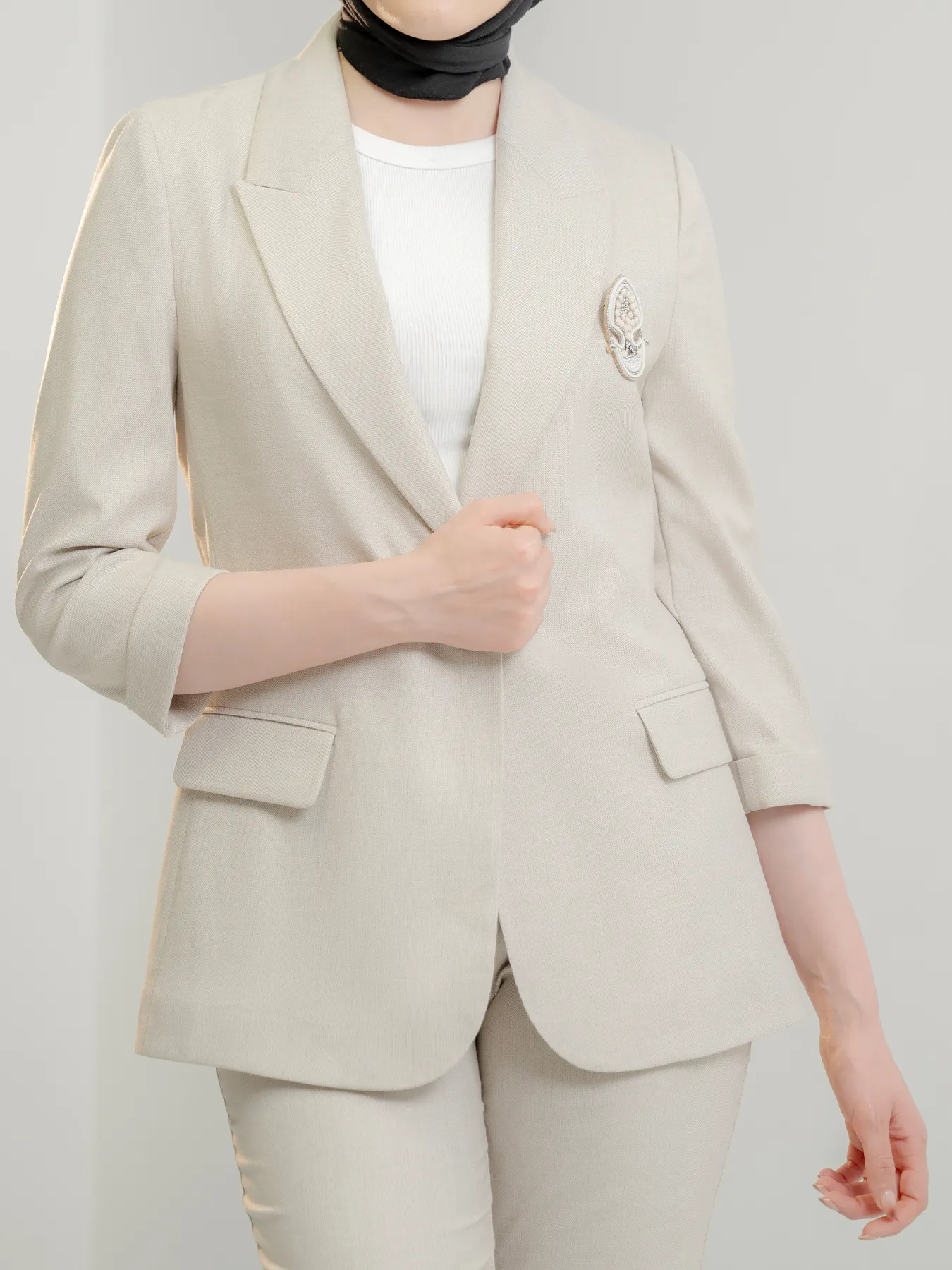 کت شلوار زنانه یقه بلیزر تک دکمه کرم