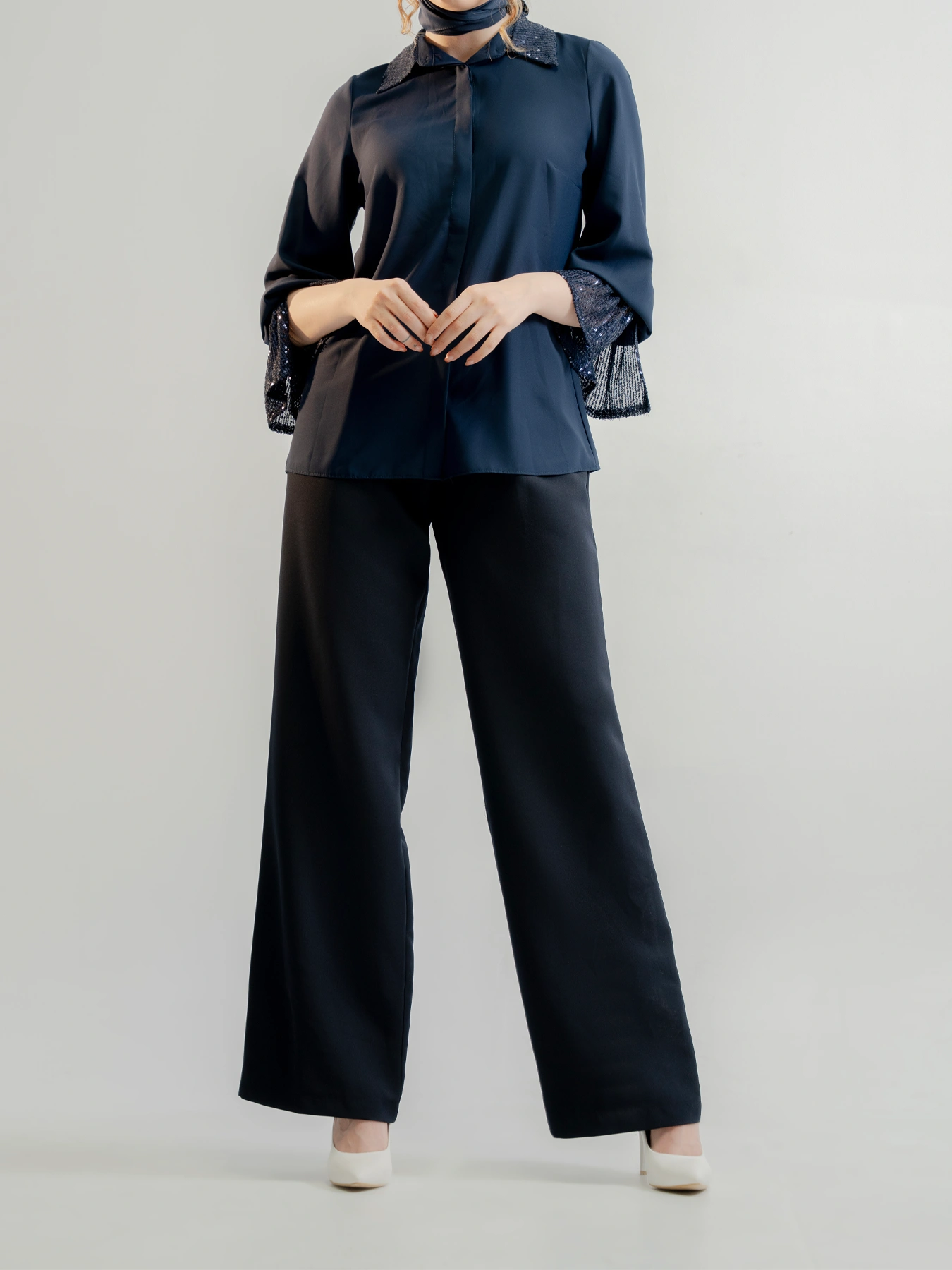 شومیز یقه پیراهنی پولک دوزی شده سرمه ای