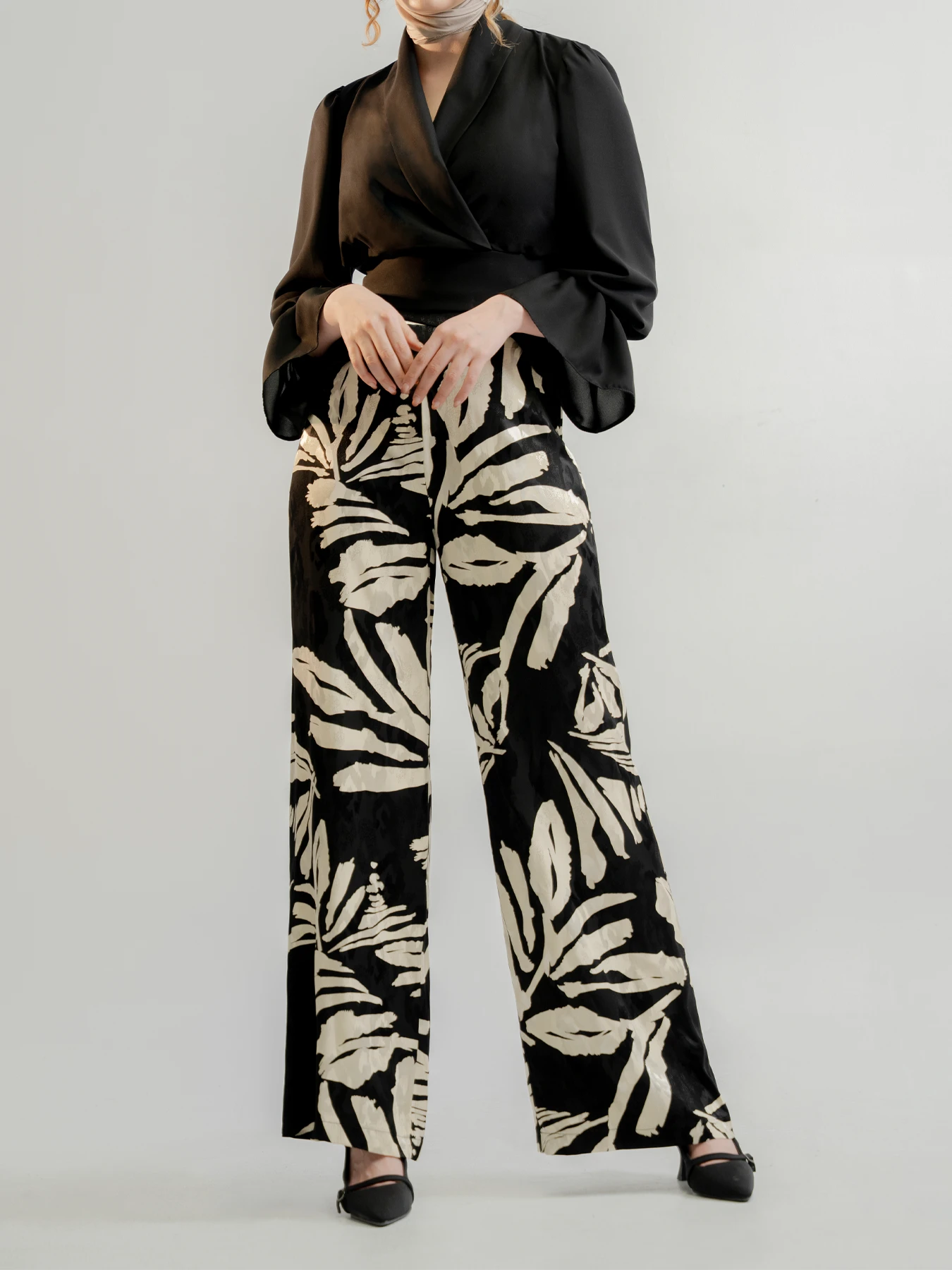 شومیز کراپ یقه آرشال کمرکش مشکی