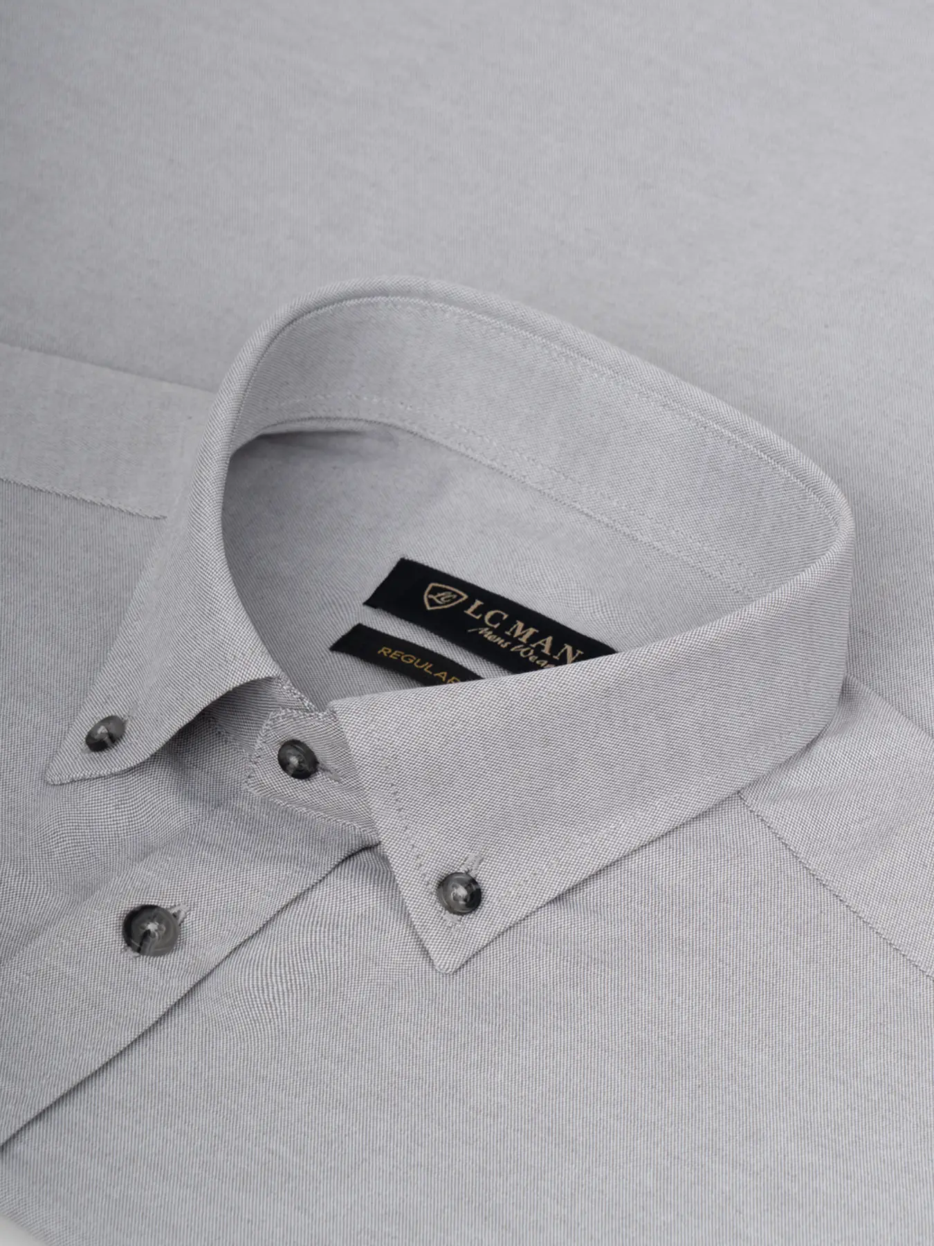 پیراهن آستین کوتاه طوسی یقه دکمه دار ال سی من27