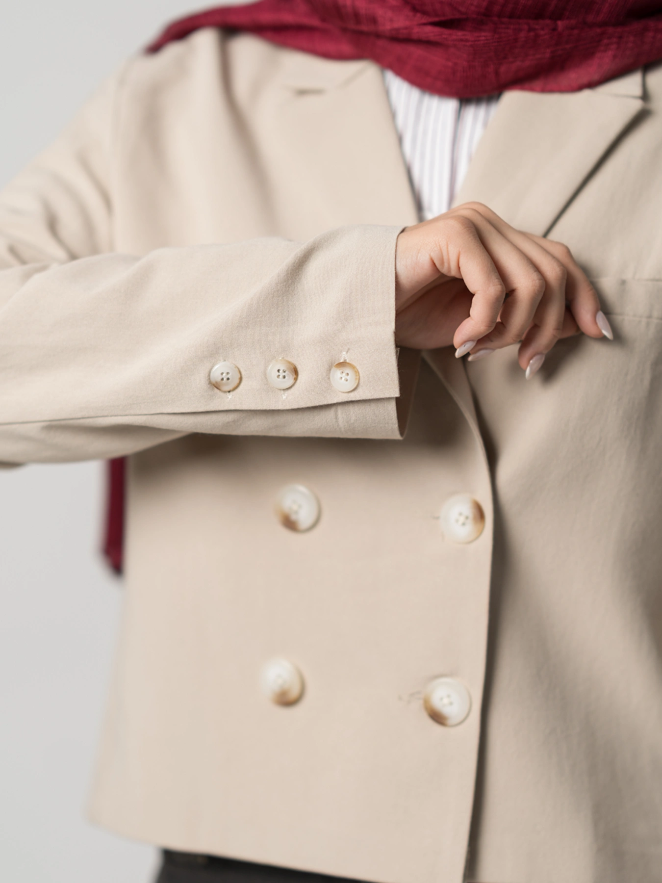 کت کراپ کرم یقه بلیزر چهاردکمه 63