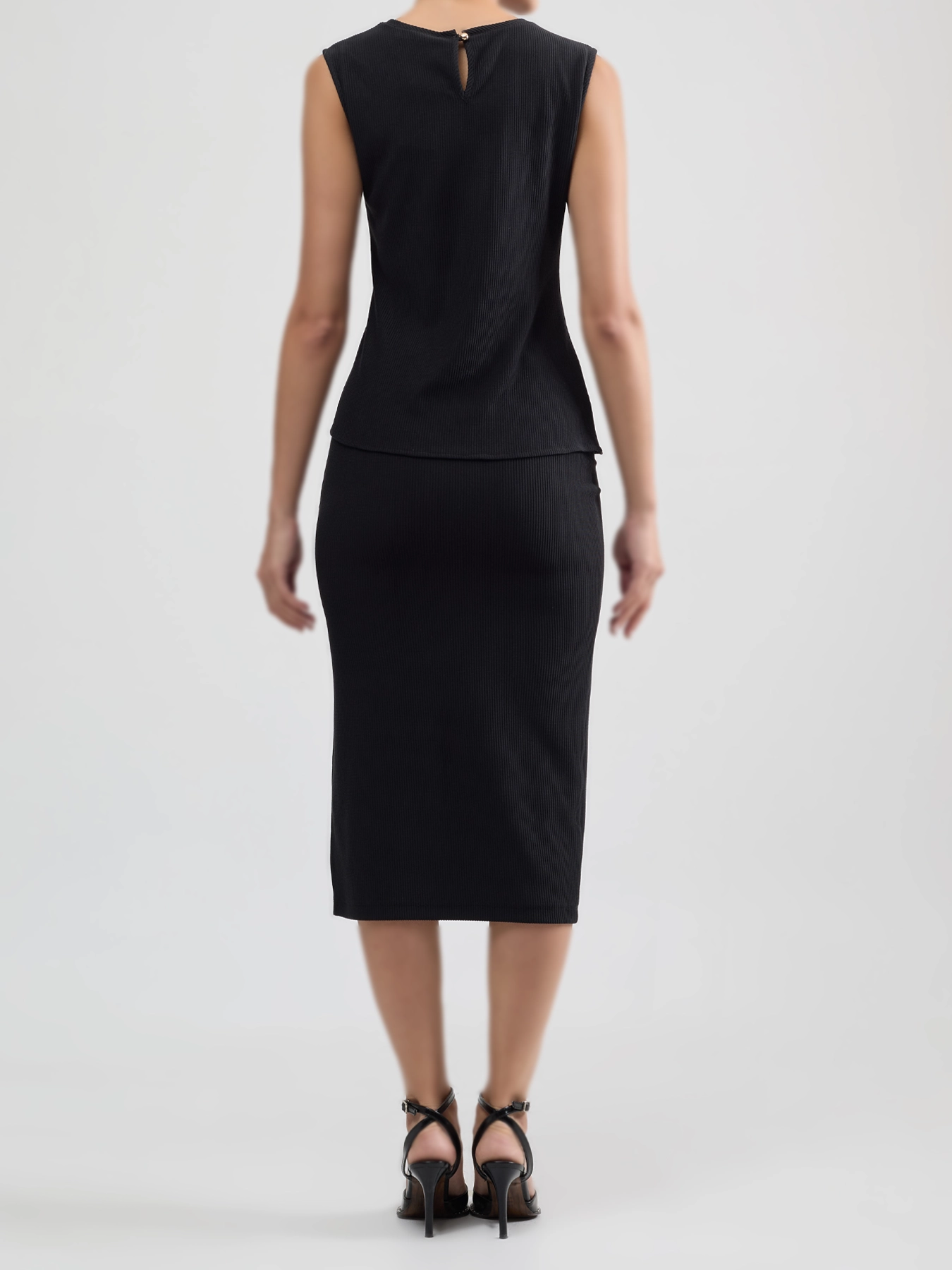 ست بلوز و دامن مشکی آستین حلقه ای 