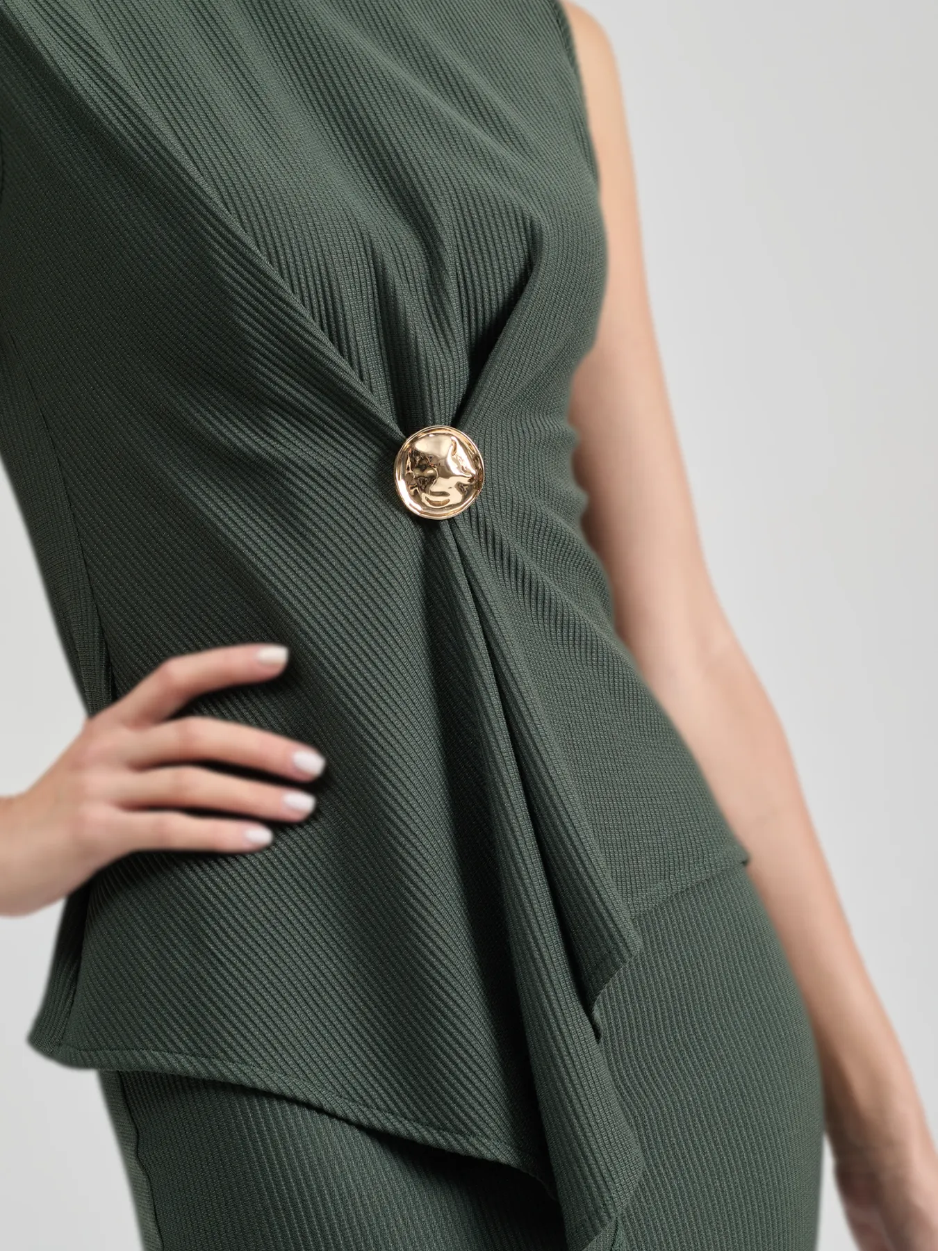 ست بلوز و دامن سبز آستین حلقه ای 