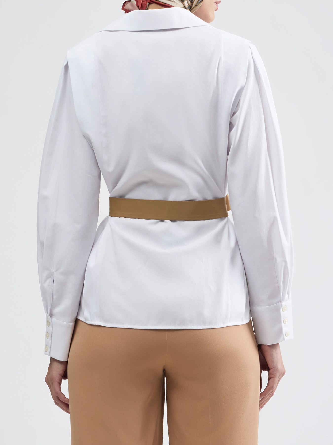 شومیز سفید آستین سه دکمه