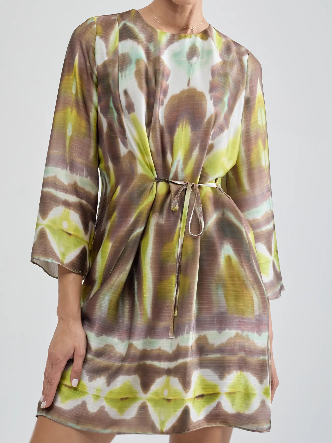 پیراهن زنانه بلند طرح دار یقه گرد 