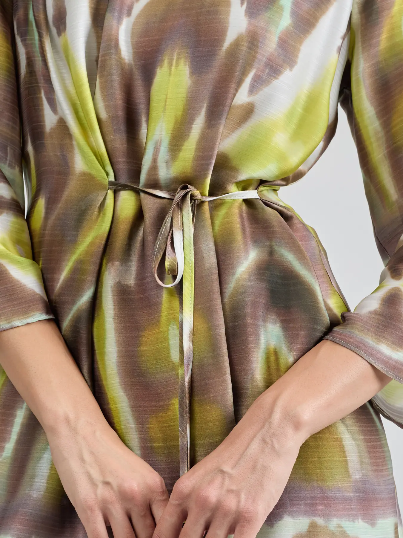 پیراهن زنانه بلند طرح دار یقه گرد 