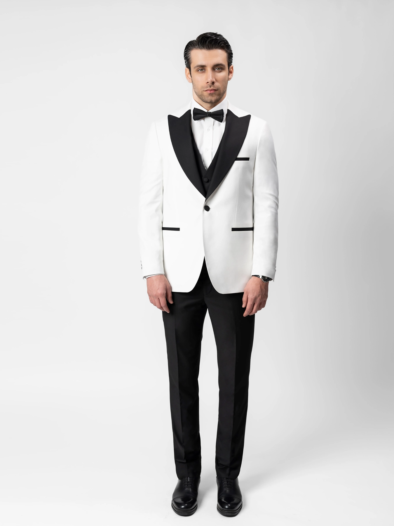 کت و شلوار و ژیله دامادی سفید 64