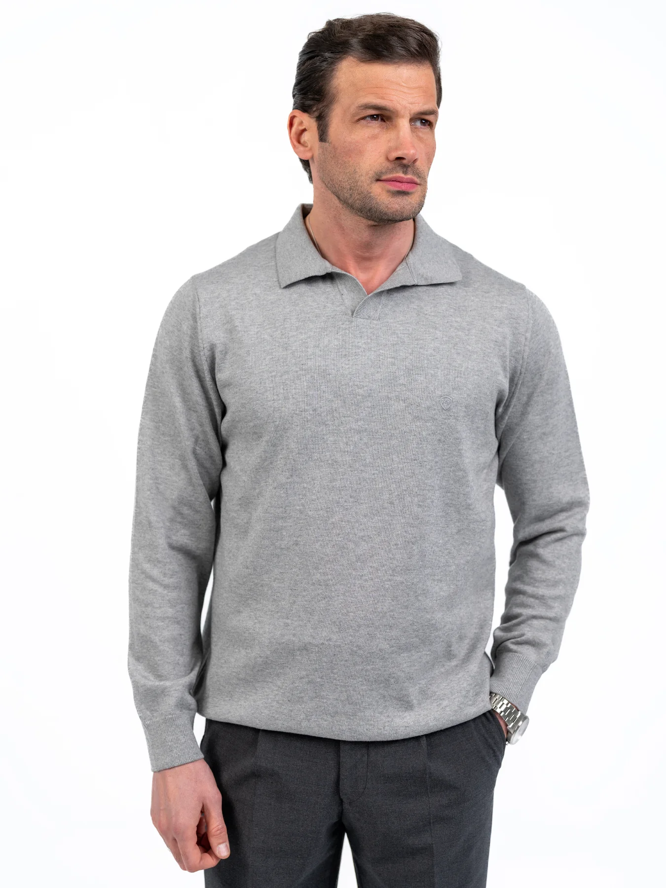 پلیور ساده طوسی روشن یقه شکاری 63