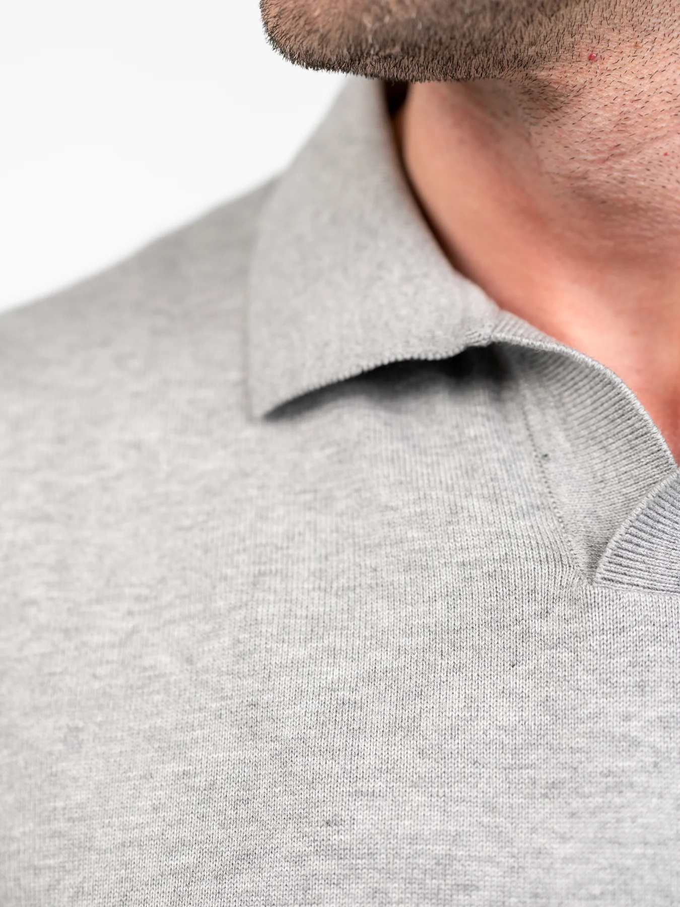 پلیور ساده طوسی روشن یقه شکاری 63