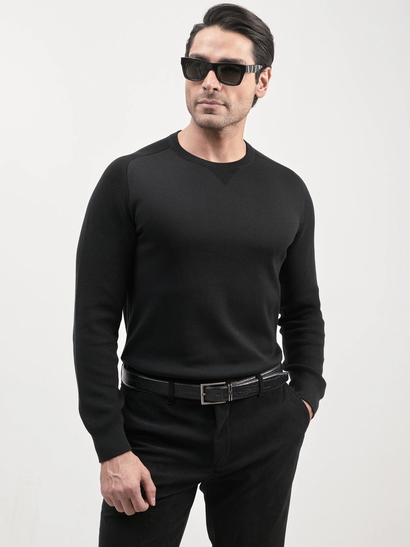 بافت یقه گرد مشکی 26