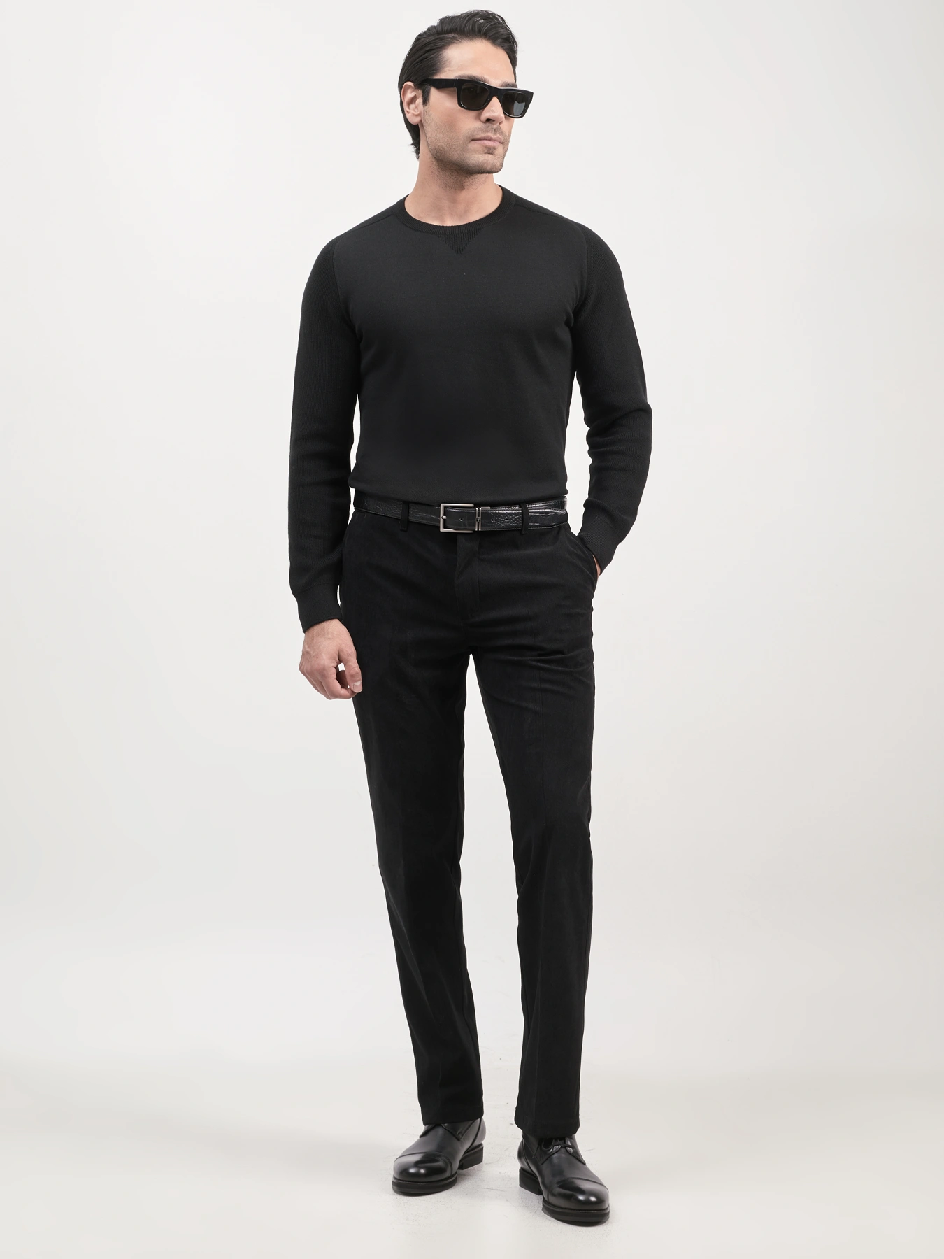 بافت یقه گرد مشکی 26