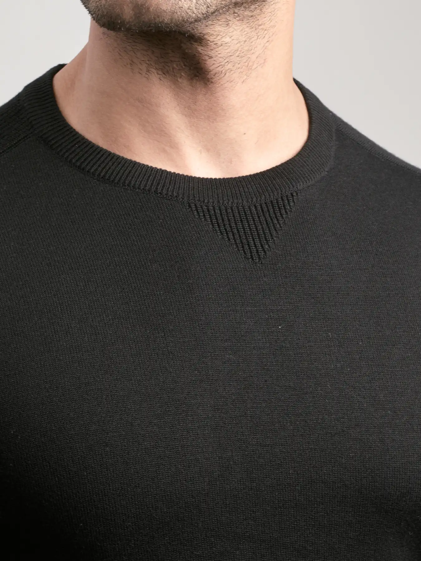 بافت یقه گرد مشکی 26