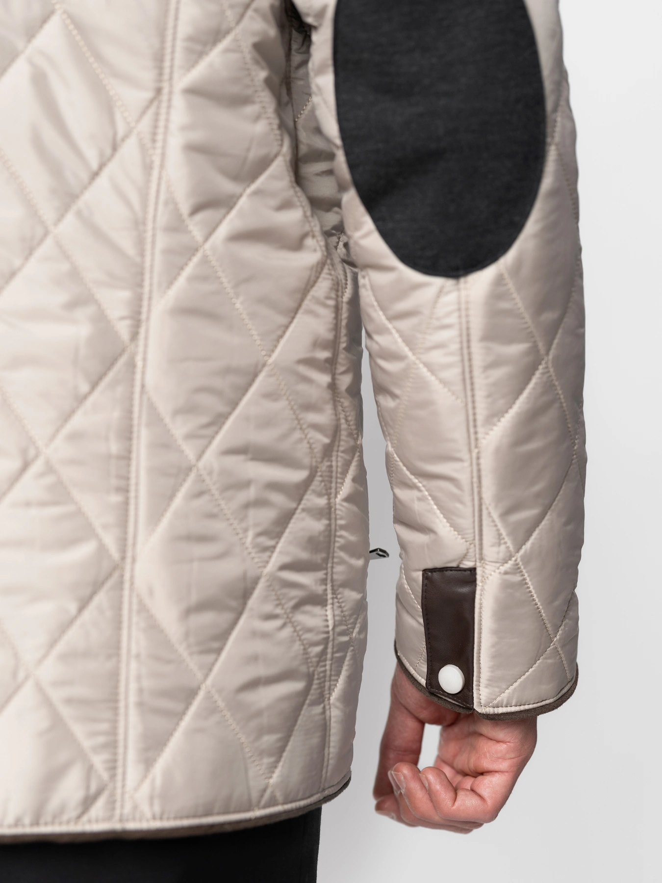 کاپشن طرح لوزی کرم روشن 86