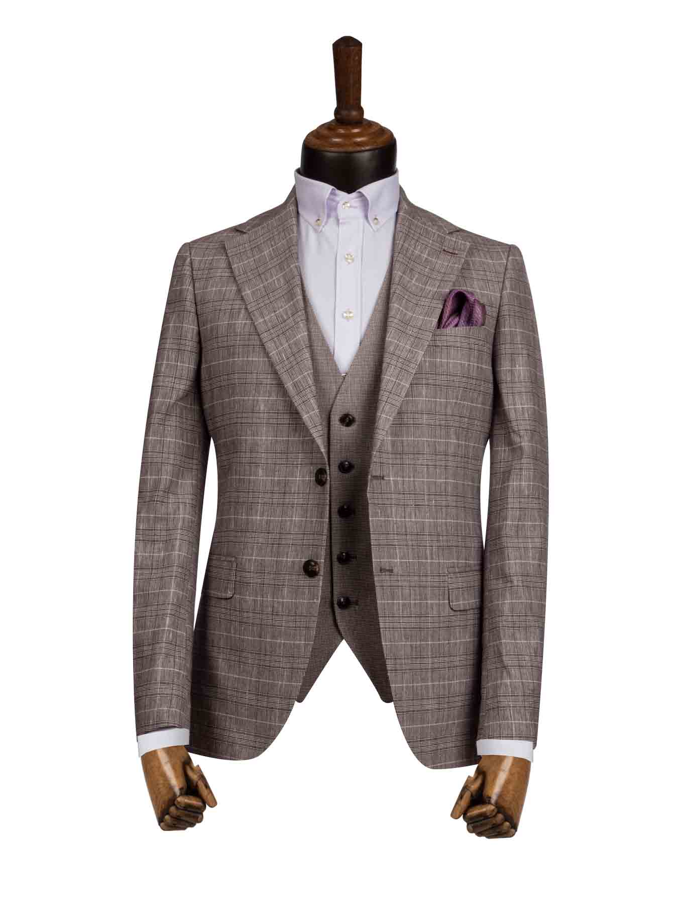 کت و شلوار و ژیله قرمز چهارخانه